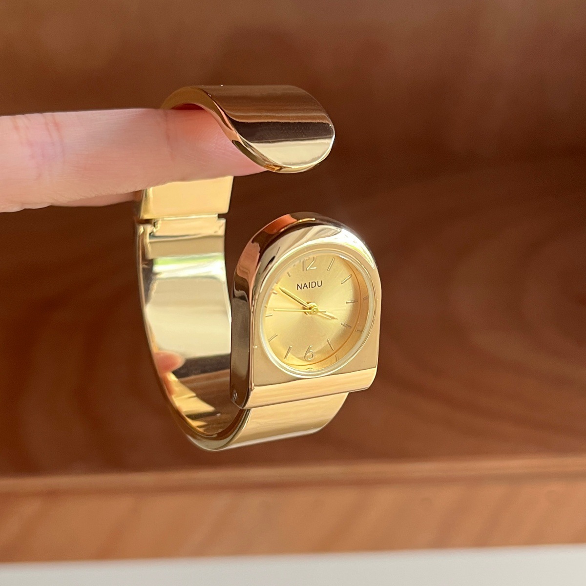 2026 New Gold Bracelet Watch W - Luxury Watch Levels review and price