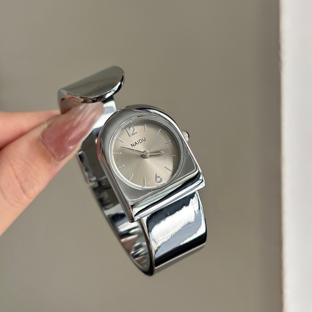 2026 New Gold Bracelet Watch W - Luxury Watch Levels review and price